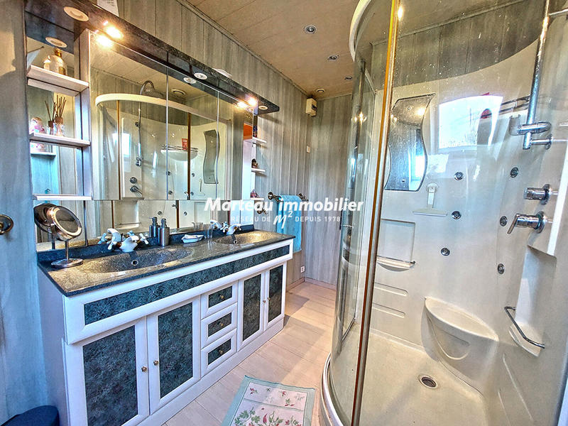 Maison - 192 m² - 9 pièces