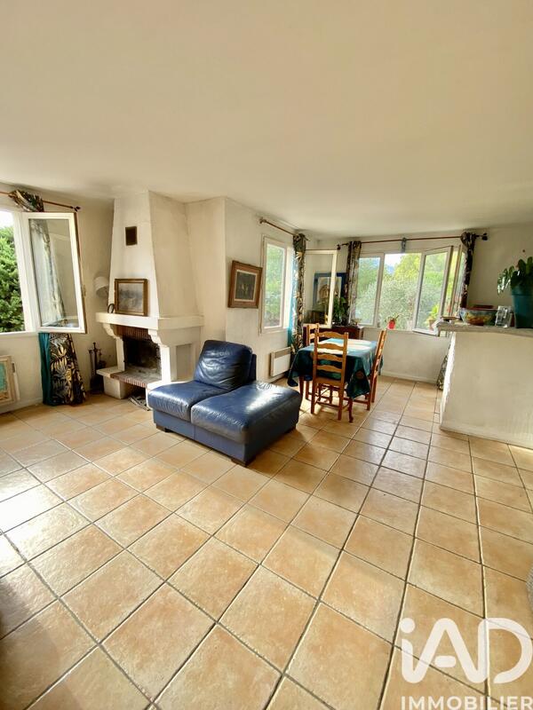 Maison - 220 m² - 7 pièces