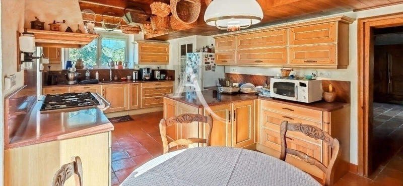 Maison - 196 m² - 6 pièces