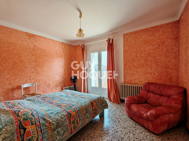 Maison - 220 m² - 5 pièces