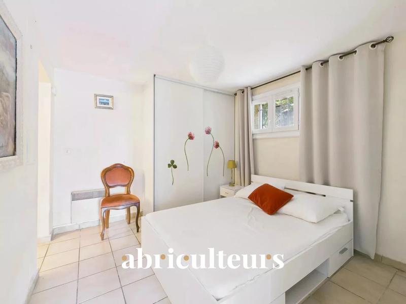 Maison - 232 m² - 8 pièces