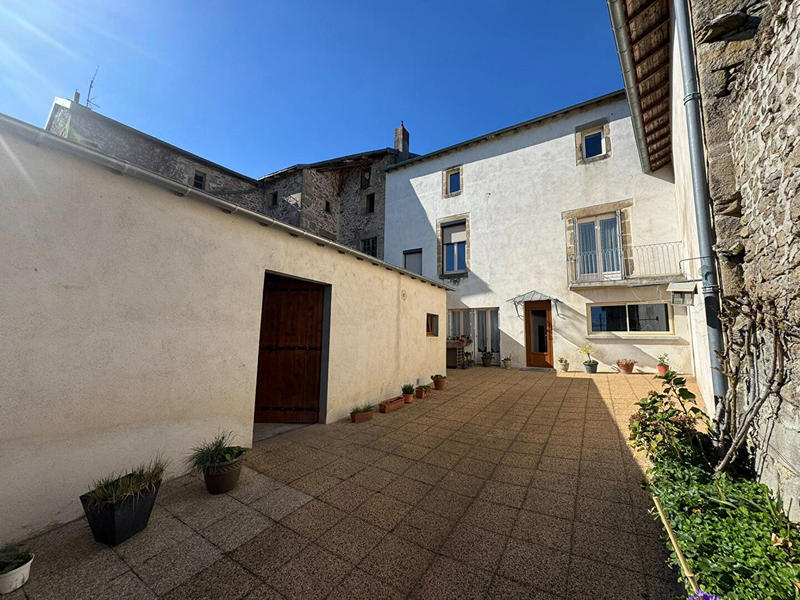 Maison - 283 m² - 11 pièces