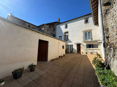 Maison - 283 m² - 11 pièces