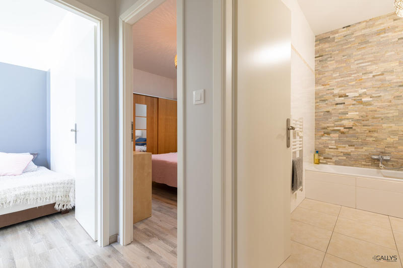 Appartement - 99 m² - 4 pièces