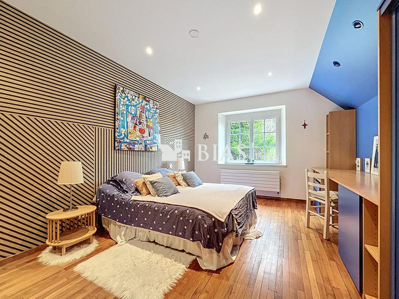 Maison - 350 m² - 12 pièces