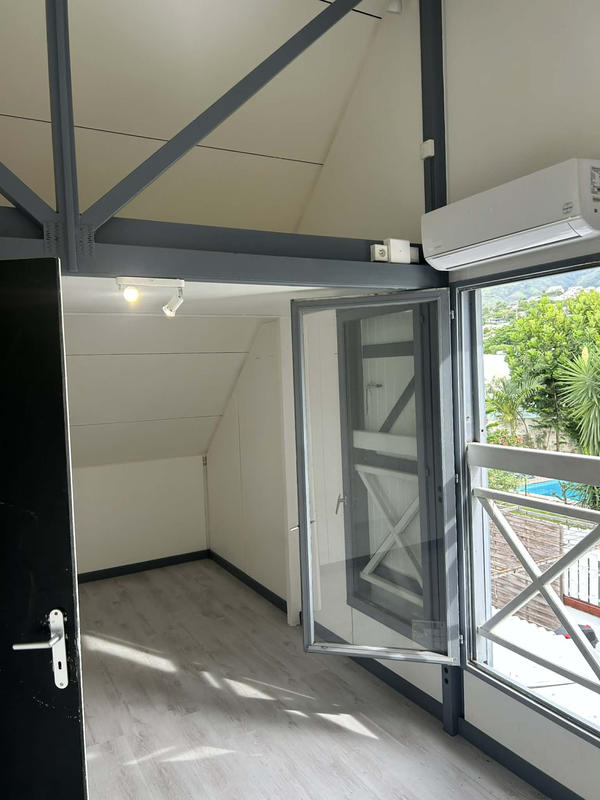 Maison - 137 m² - 5 pièces