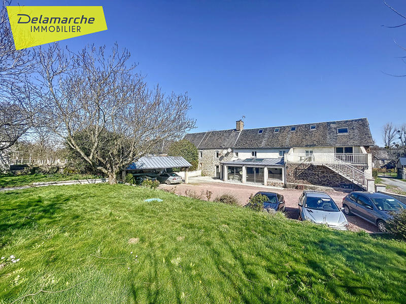 Maison - 268 m² - 11 pièces