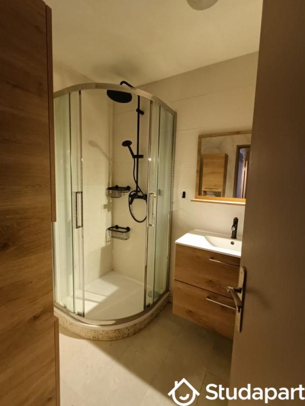 Chambre - 9 m² - 1 pièce