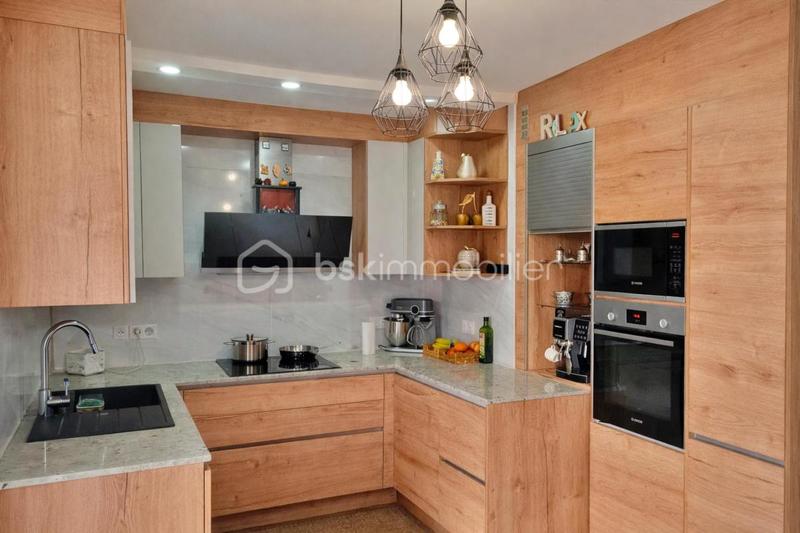 Appartement - 99 m² - 5 pièces