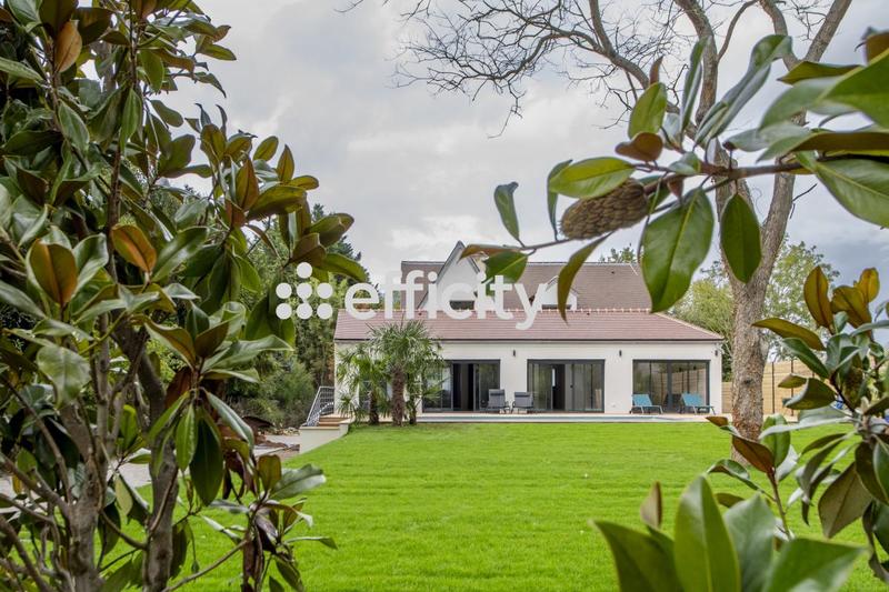 Maison - 330 m² - 9 pièces