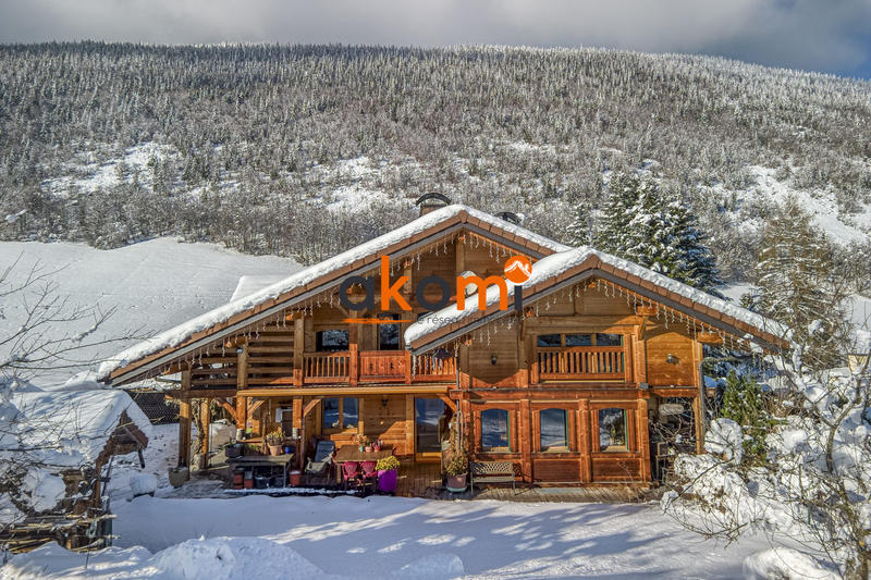 Châlet - 387 m² - 14 pièces