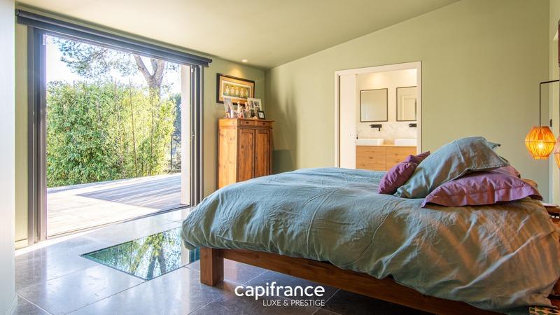 Propriété - 342 m² - 10 pièces