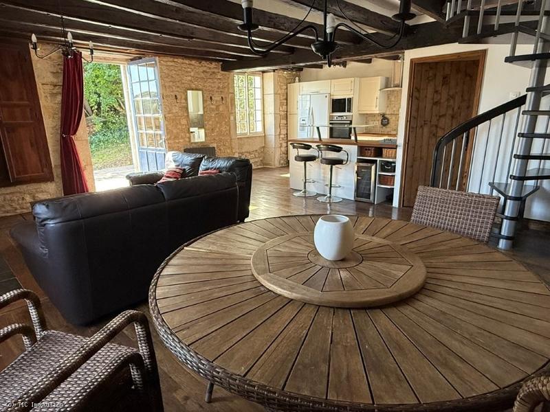 Maison en pierre - 99 m² - 5 pièces