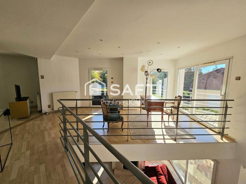 Maison - 375 m² - 7 pièces