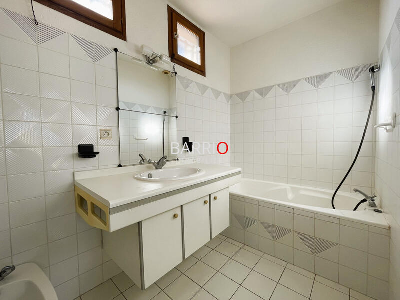 Maison traditionnelle - 83 m² - 4 pièces