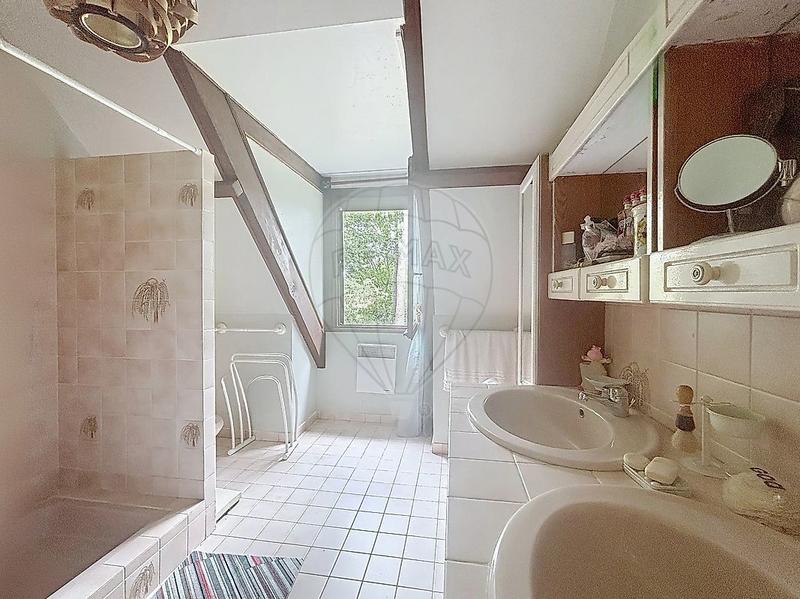 Demeure - 221 m² - 7 pièces