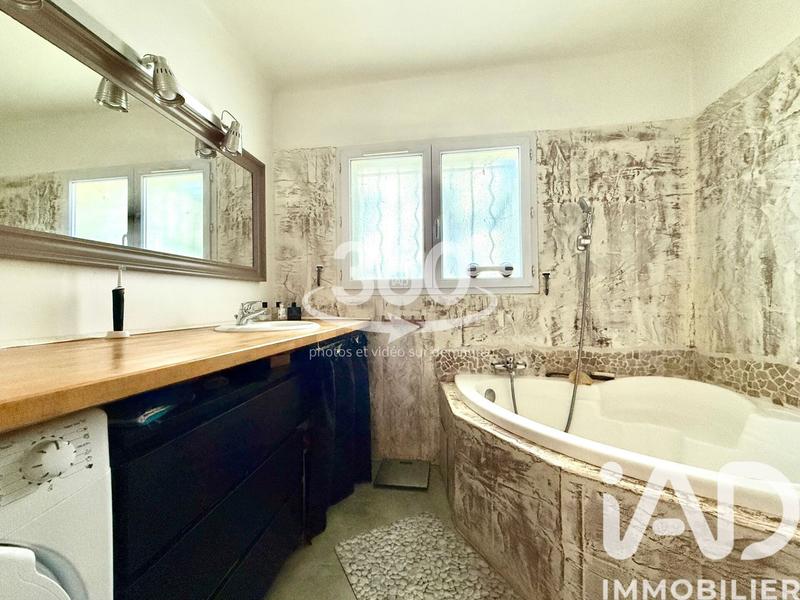 Appartement - 93 m² - 4 pièces