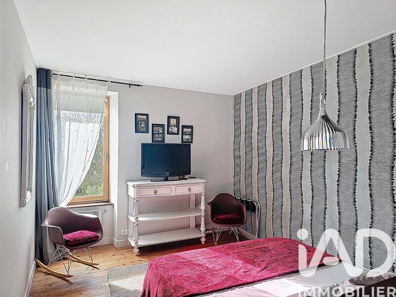 Maison - 186 m² - 8 pièces