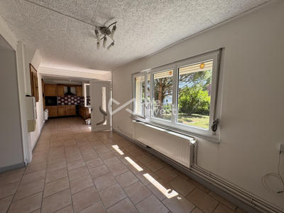 Maison - 96 m² - 6 pièces