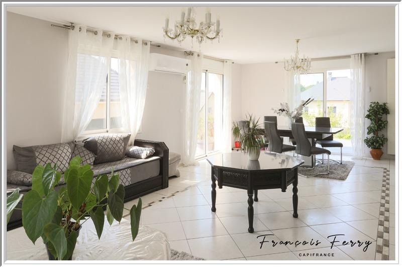 Maison - 205 m² - 8 pièces