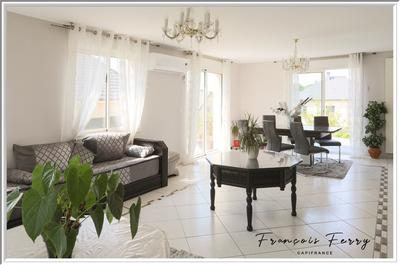 Maison - 205 m² - 8 pièces