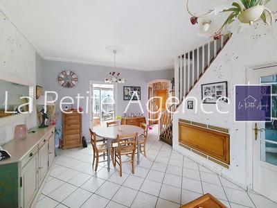 Maison - 122 m² - 5 pièces