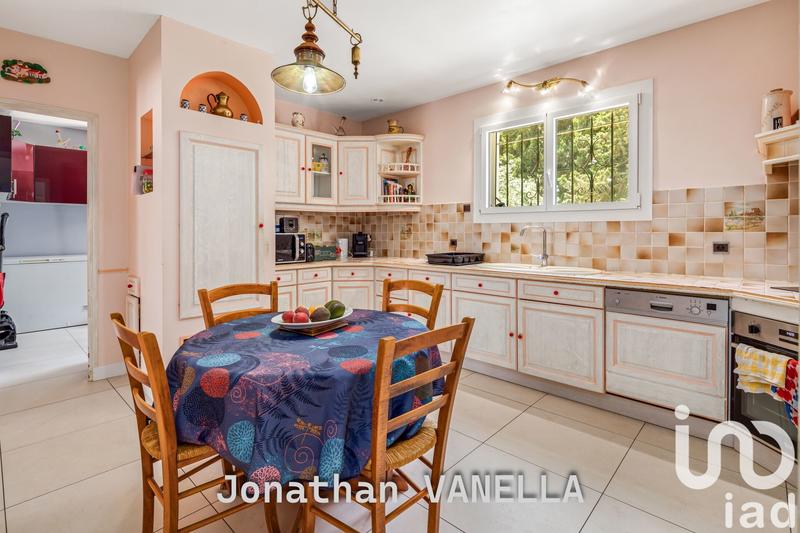 Maison - 238 m² - 8 pièces