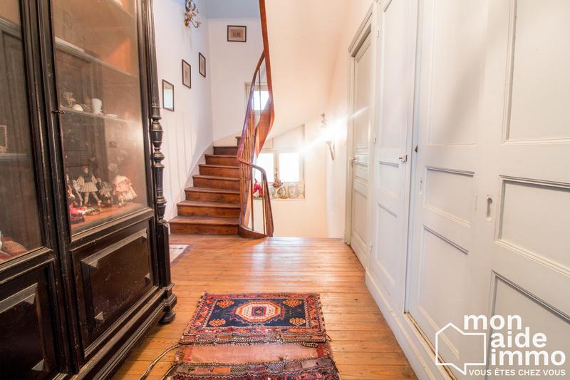 Maison - 230 m² - 10 pièces