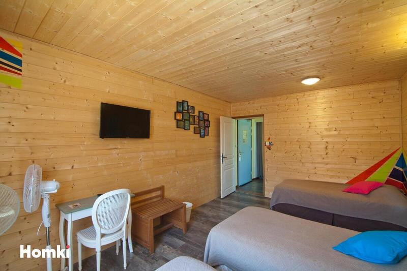 Maison - 1 500 m² - 10 pièces