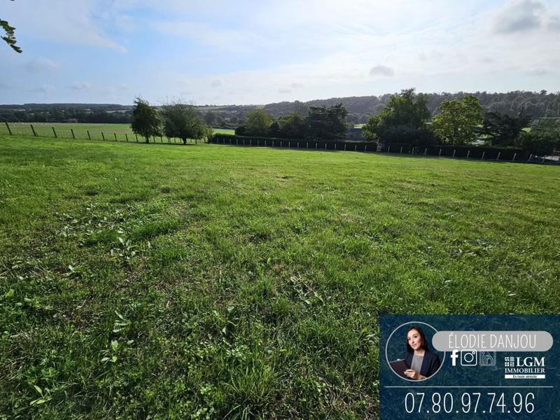Terrain constructible - 2 700 m²