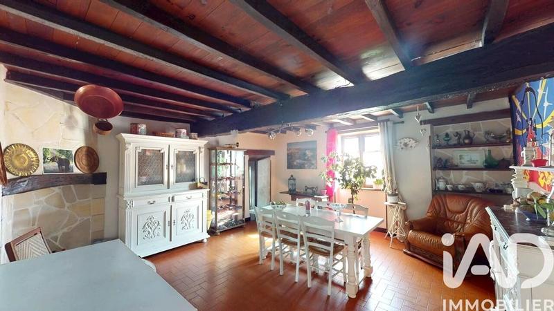 Maison - 208 m² - 8 pièces