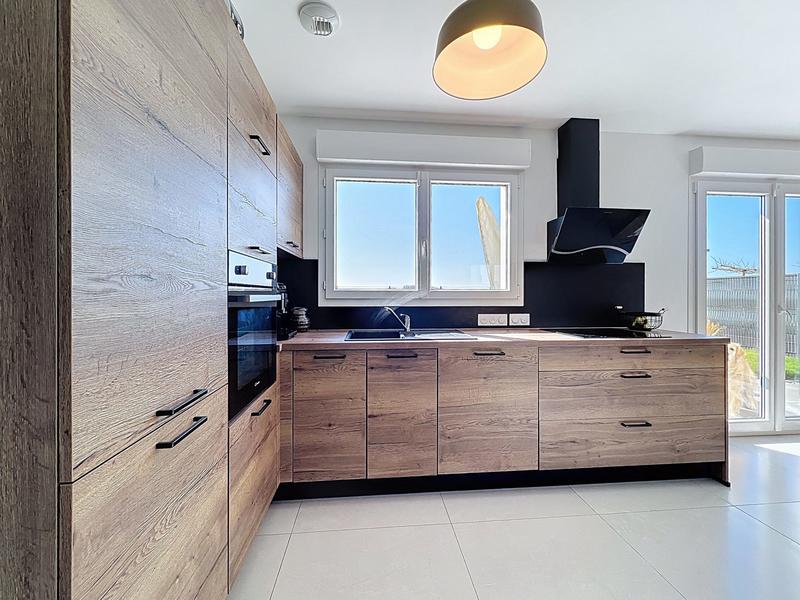 Maison - 102 m² - 5 pièces