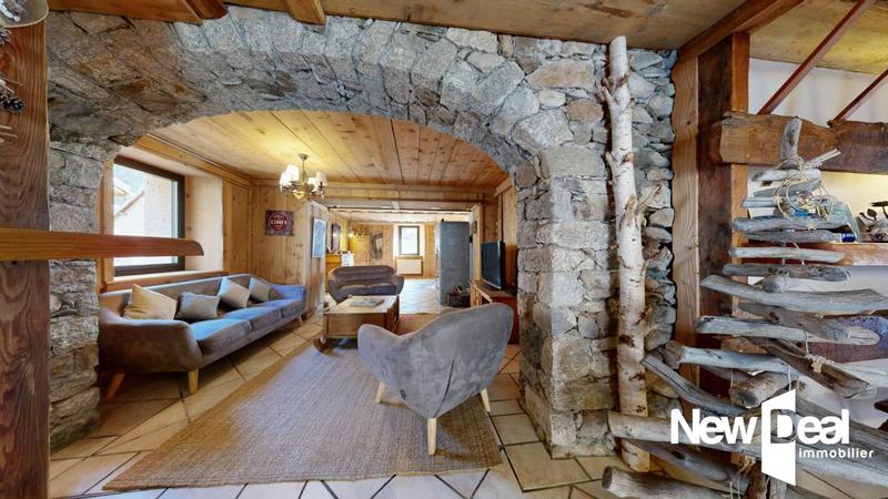 Maison en pierre - 380 m² - 11 pièces