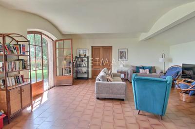 Villa - 201 m² - 6 pièces