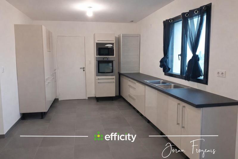 Maison - 137 m² - 8 pièces