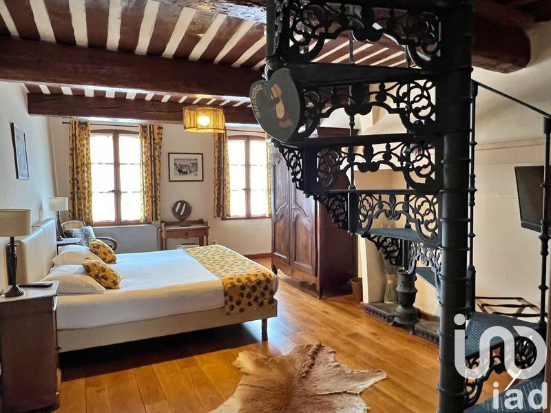 Maison - 400 m² - 10 pièces