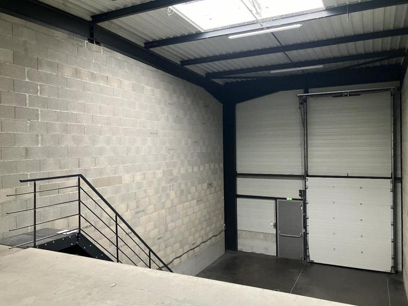 Entrepôt - 151 m² - 1 pièce