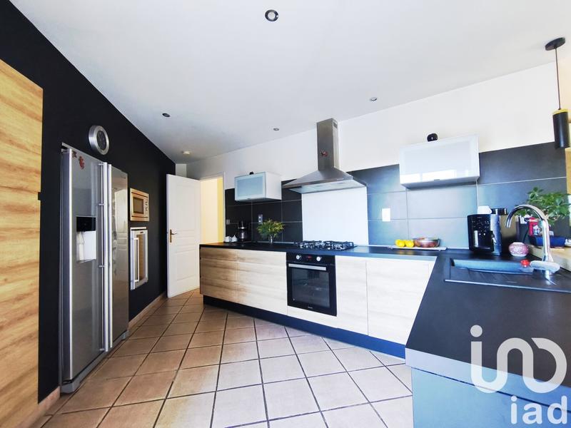 Maison - 225 m² - 8 pièces