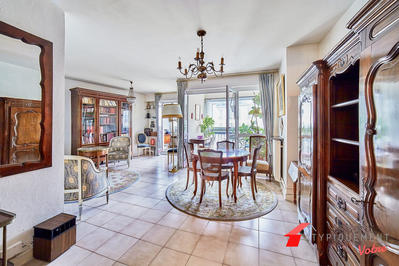 Appartement - 93 m² - 4 pièces