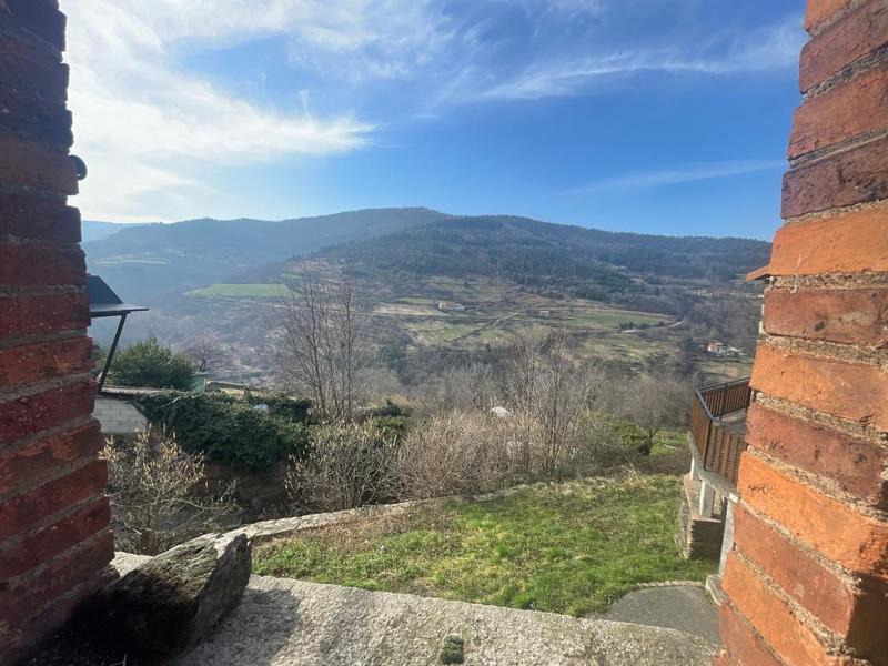 Maison - 300 m² - 4 pièces