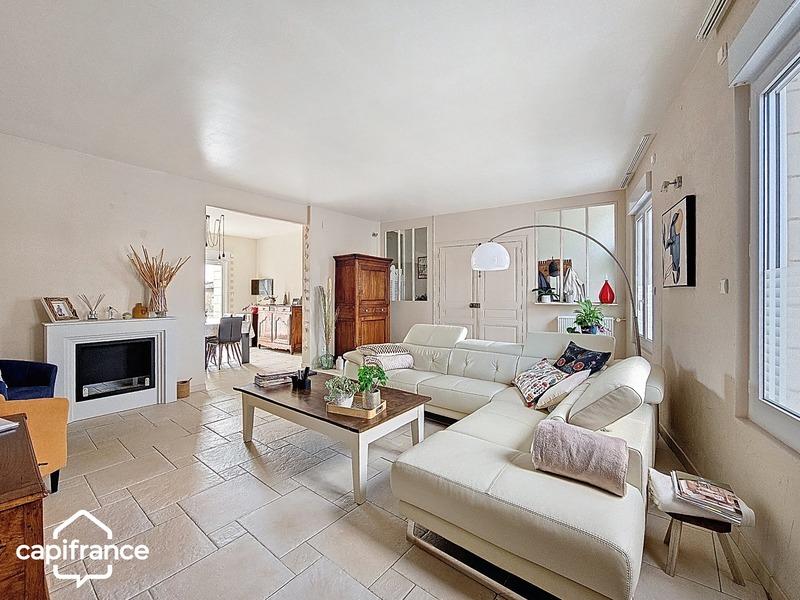 Maison - 243 m² - 8 pièces