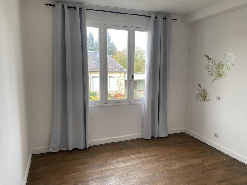 Maison - 240 m² - 9 pièces