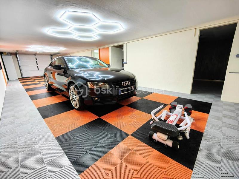 Propriété - 234 m² - 11 pièces