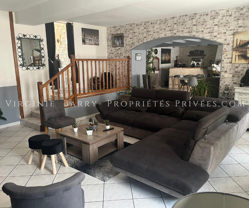Maison - 252 m² - 11 pièces