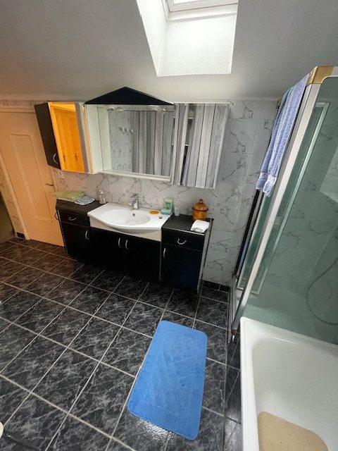 Maison traditionnelle - 143 m² - 8 pièces