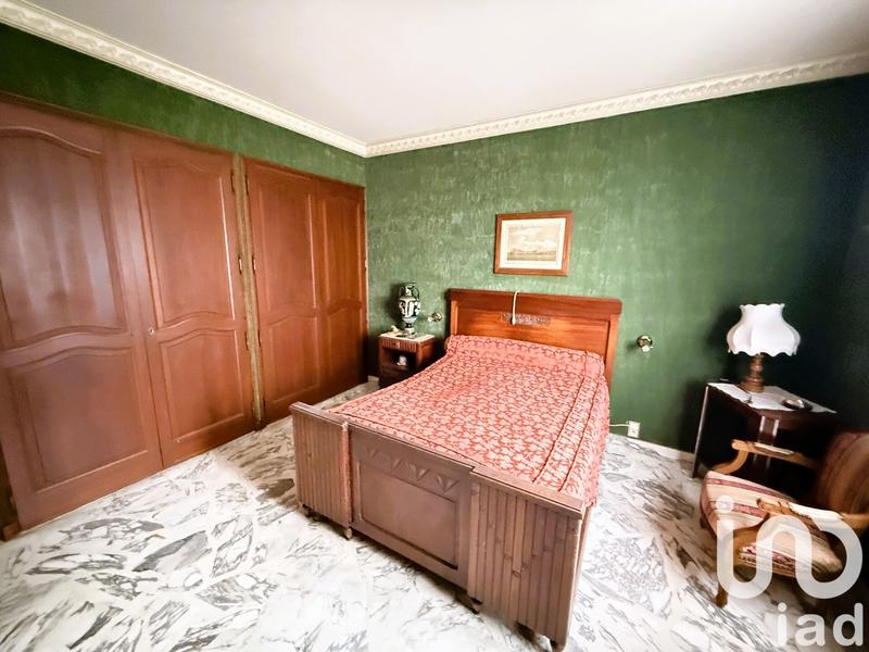 Maison - 240 m² - 10 pièces