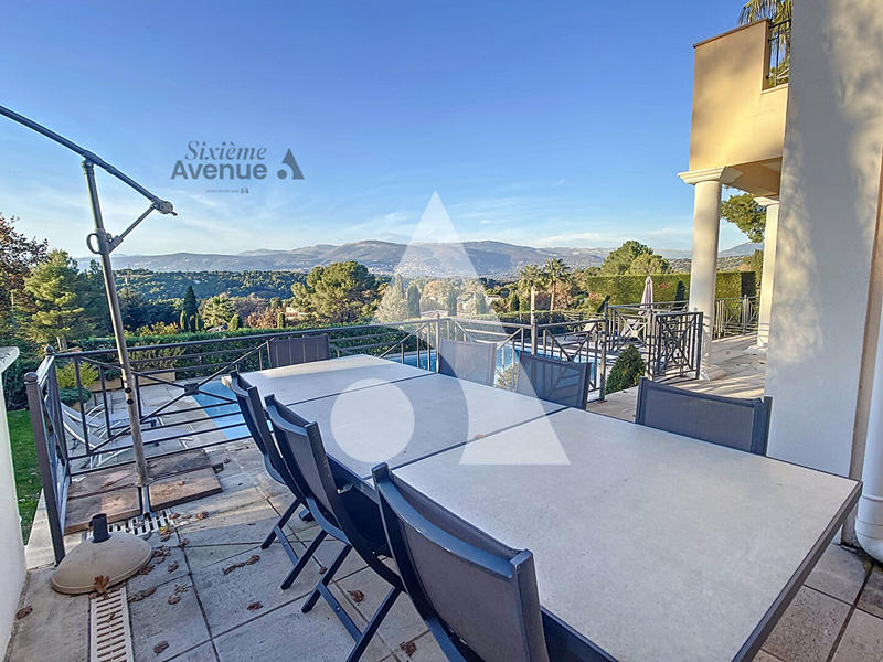 Villa - 247 m² - 7 pièces