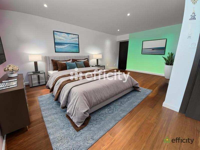 Maison - 285 m² - 10 pièces