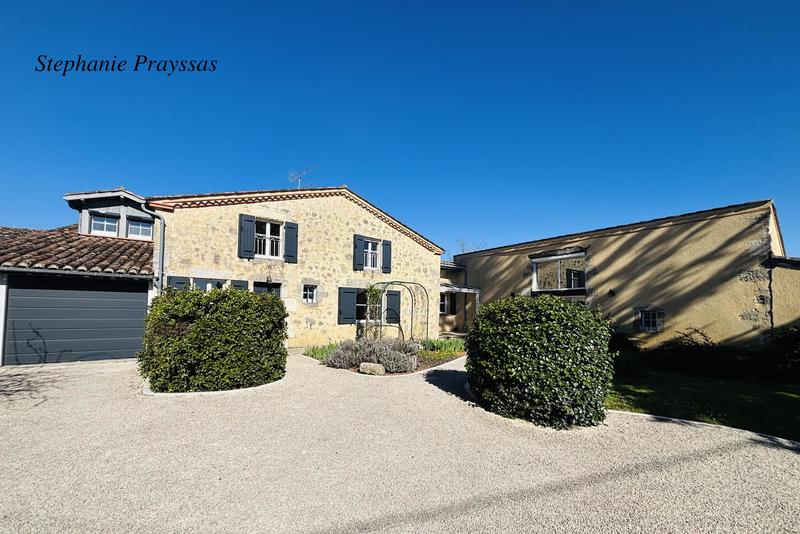 Maison - 200 m² - 7 pièces