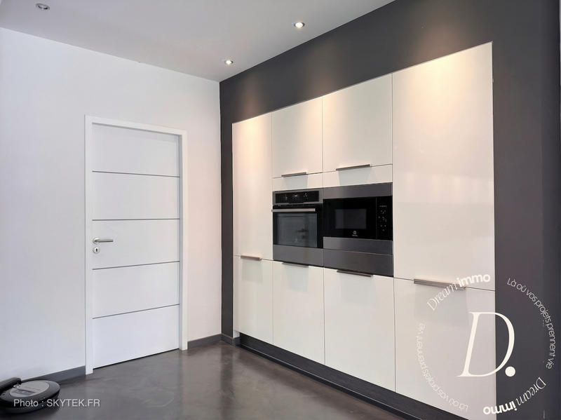 Maison - 235 m² - 6 pièces